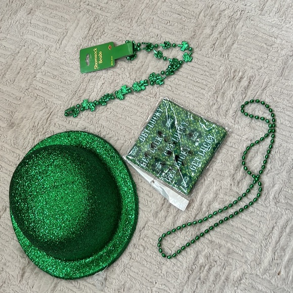 St Patrick’s Day bundle green derby hat, shamrock beads, shamrock band, New - Picture 2 of 16
